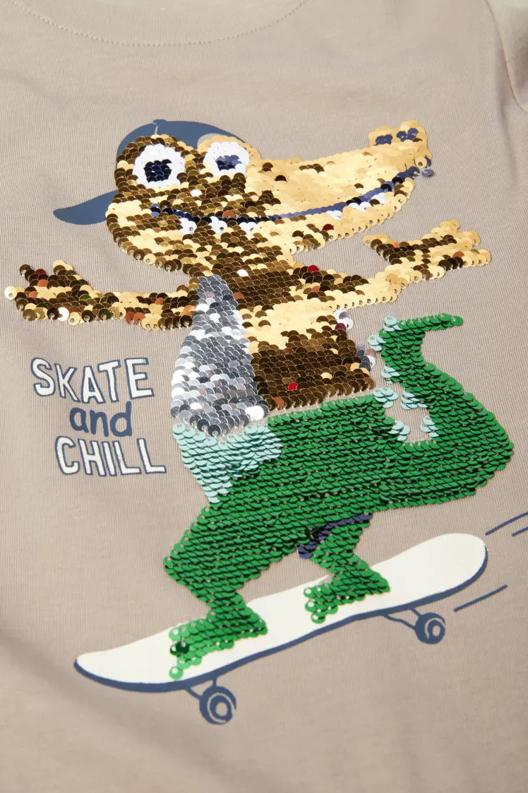 SKATE AND CHILL FLIP EMBROIDERY T-SHIRT