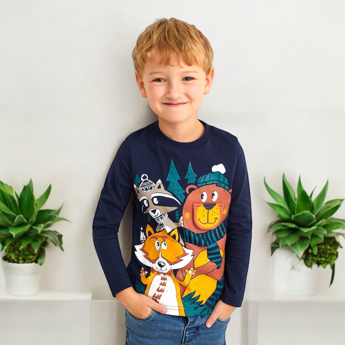 FOREST FRIEND POCKET APPLIQUE T-SHIRT