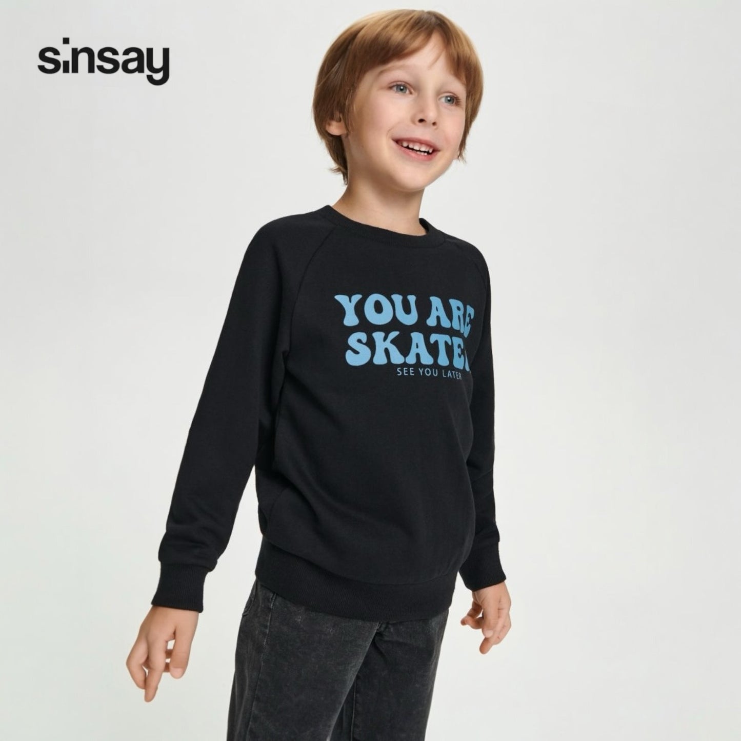 SKATER SWEATSHIRT