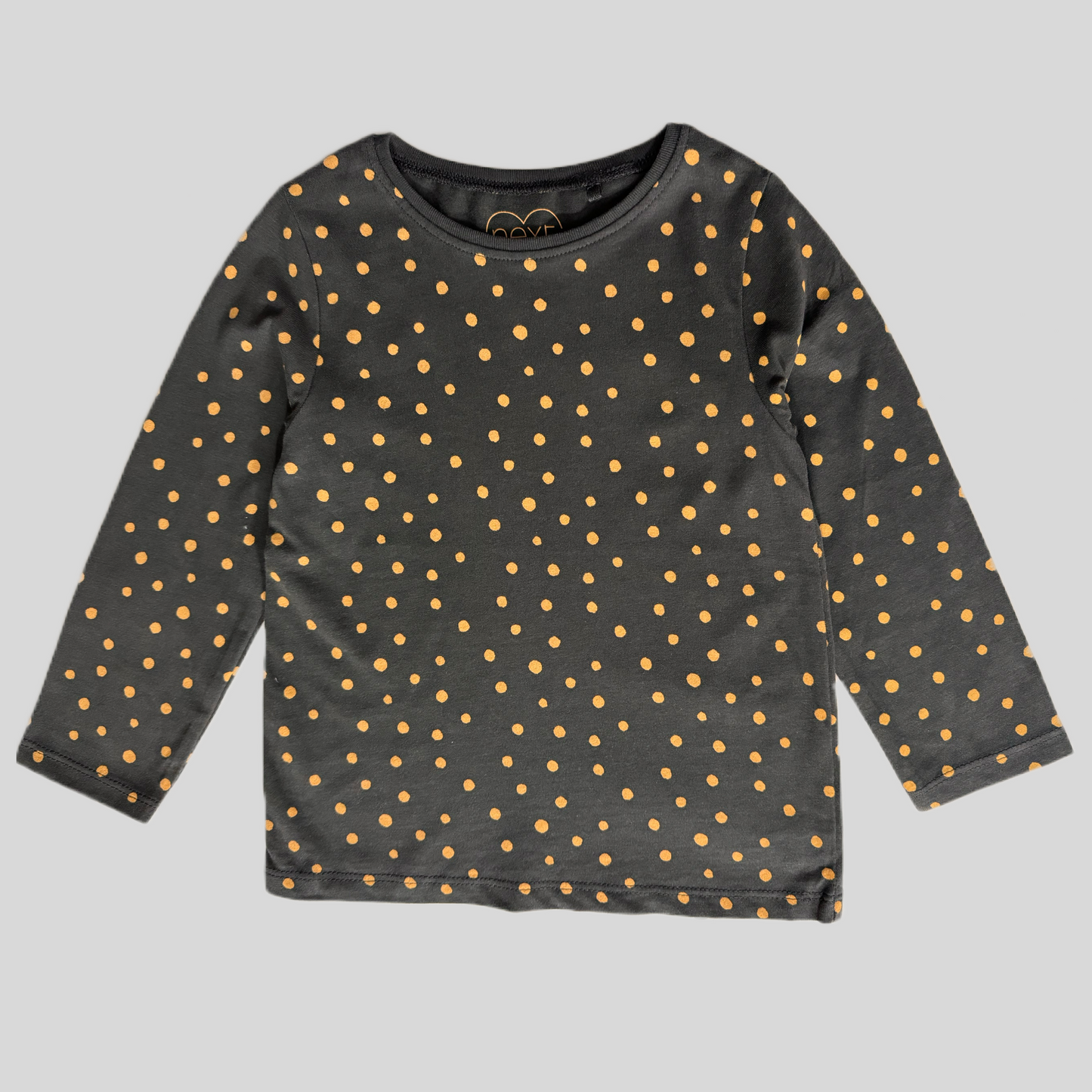 N polka dots t-shirt