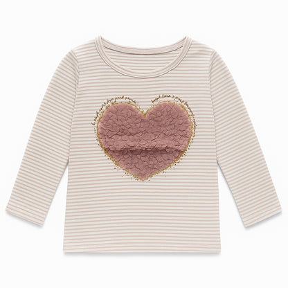 HEART APPLIQUE STYLE T-SHIRT