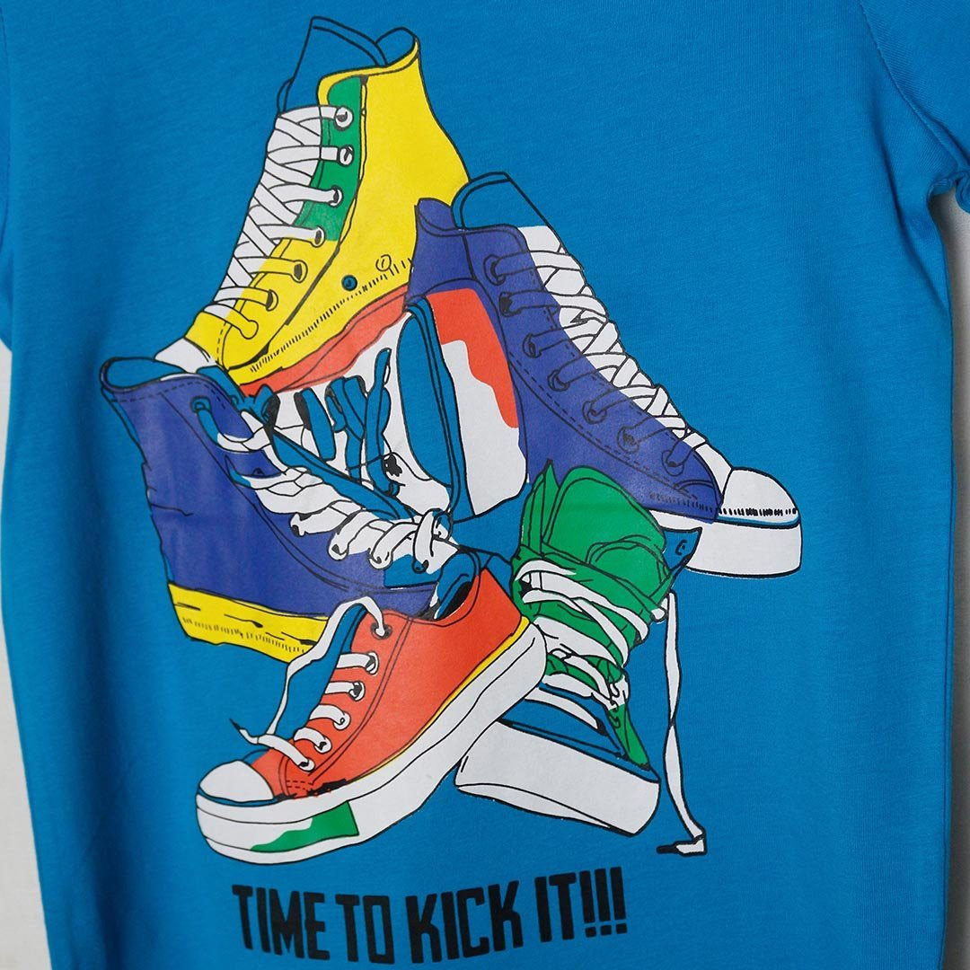 Sneakers t-shirt