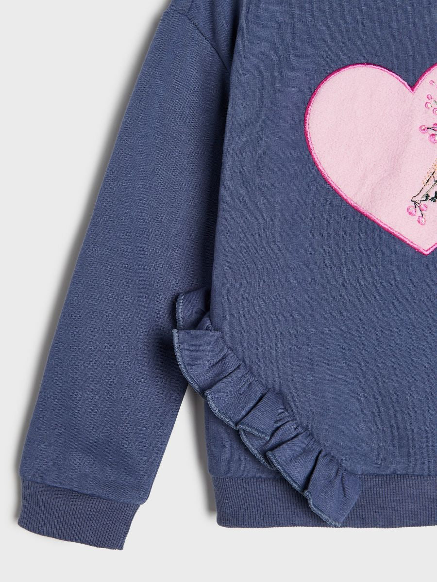 HEART SWEATSHIRT