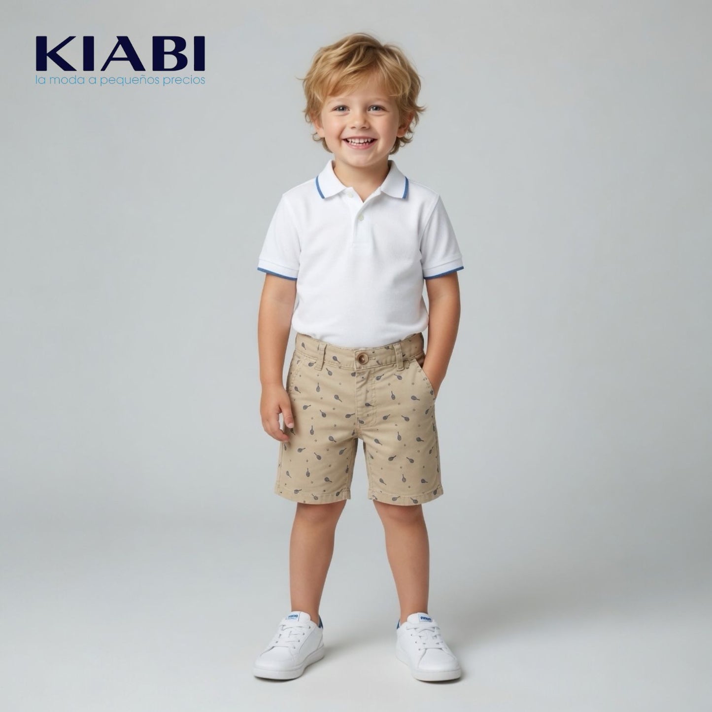 TENNIS RACKET BEIGE SHORTS